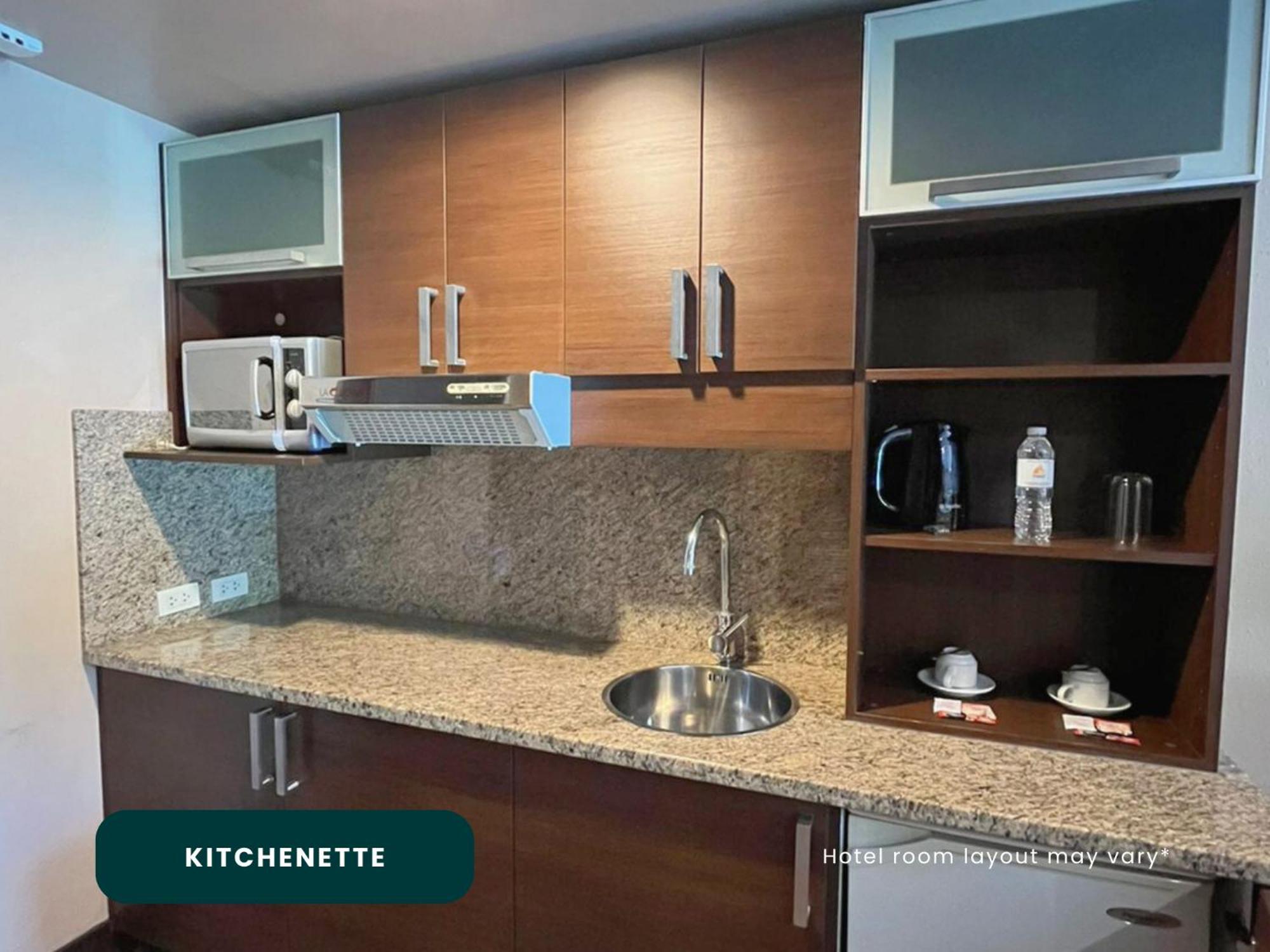 Coralpoint Gardens Suites & Residences ماكتان المظهر الخارجي الصورة